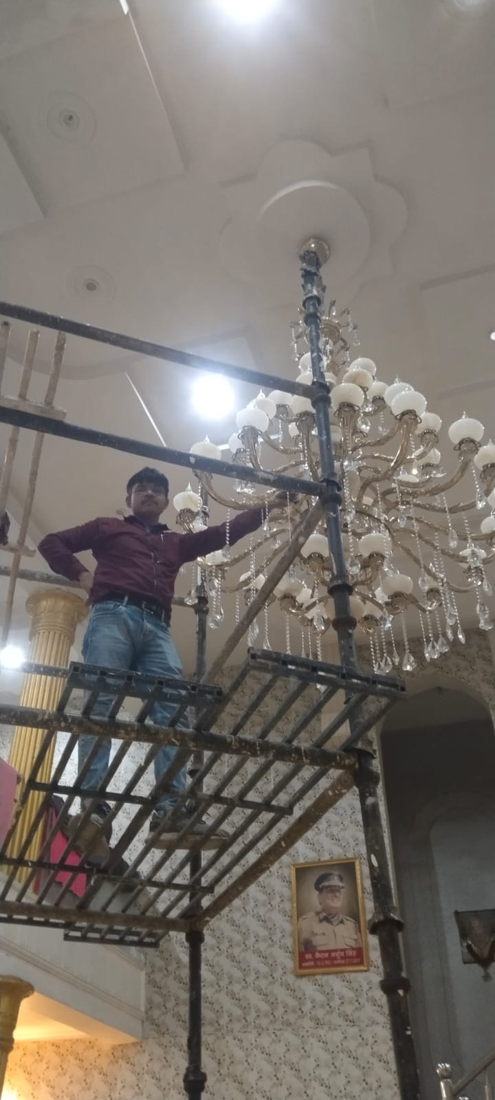 Large Chandelier Cleaning Service In Gurgaon