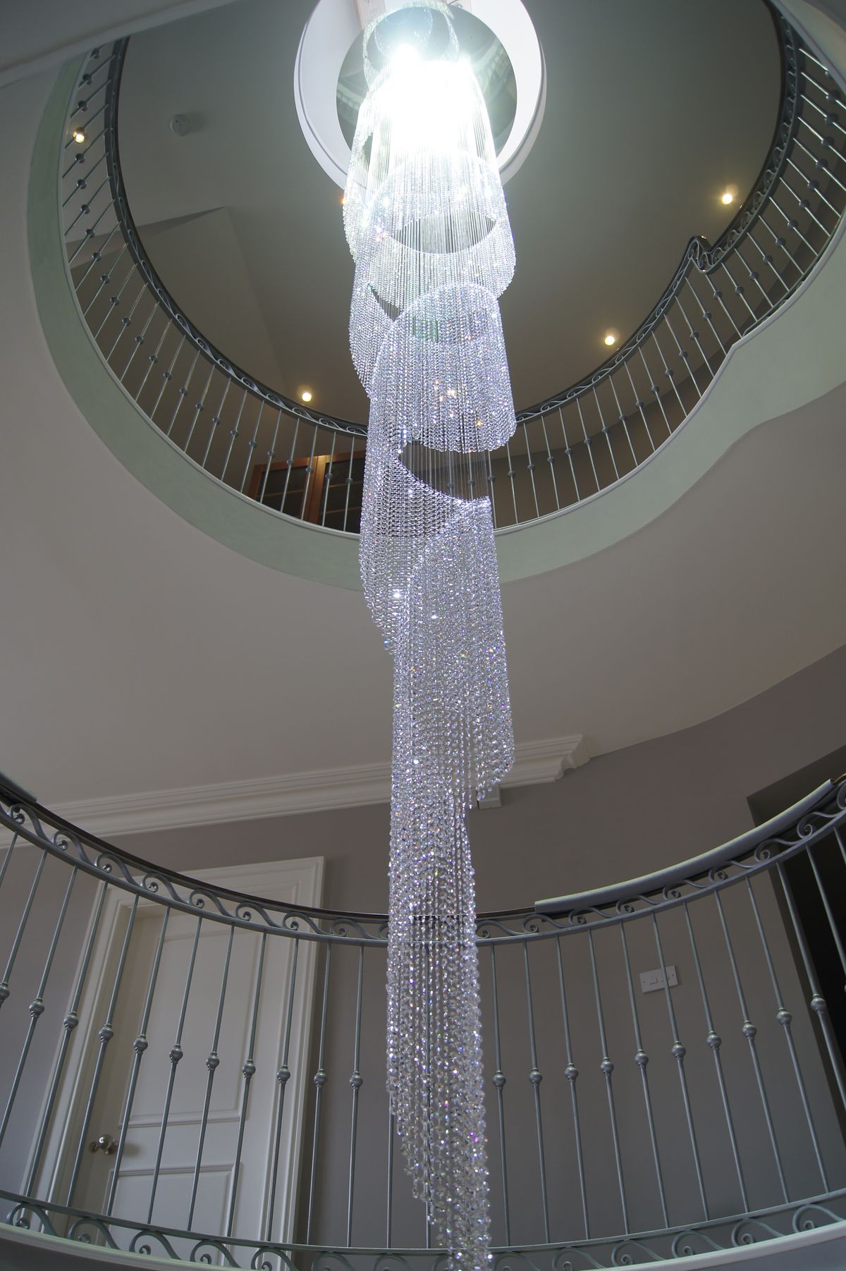 Professional Chandelier Cleaning Service In Lucknow