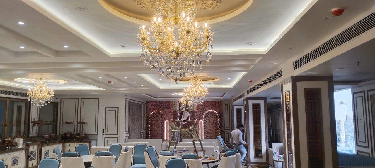 Hotel Chandelier service in Lucknow