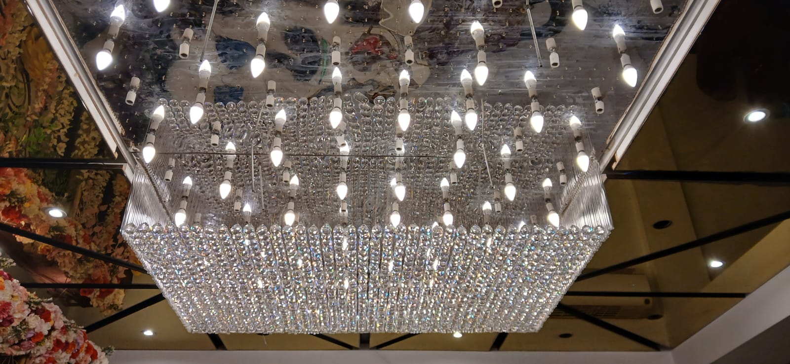 Professional chandelier cleaning in Delhi